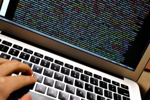 Linux シェルってなに その内容から具体的な役割 機能まで徹底解説 Geeklymedia ギークリーメディア