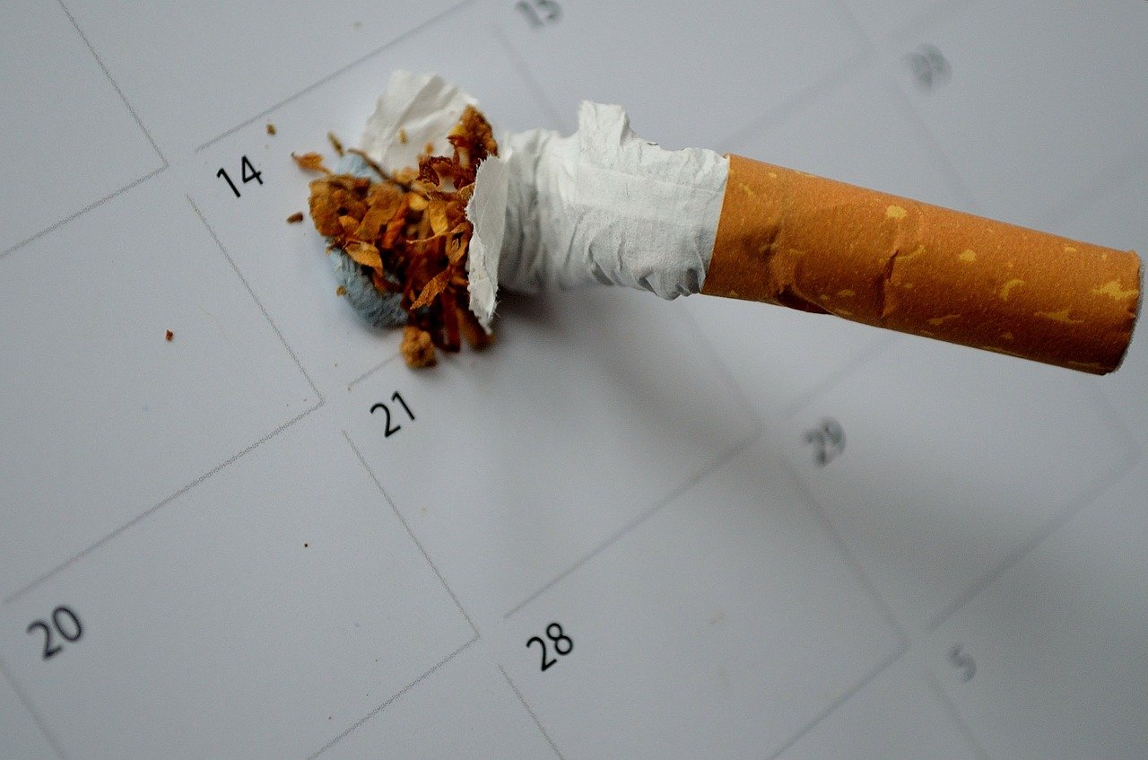 タバコとカレンダー