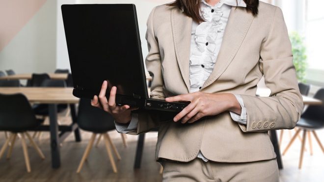 キャリアウーマン