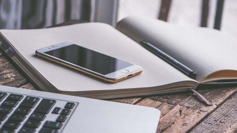 スマホとパソコンの画像